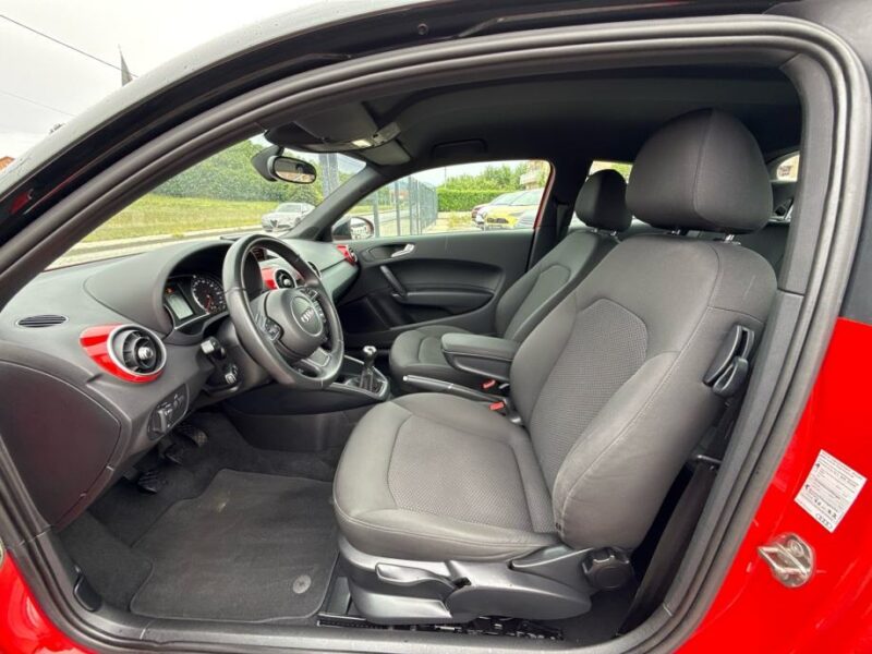 Audi A1 1,2 TFSI S-LINE NAVIGACIJA / XENON / LED / ODLIČAN